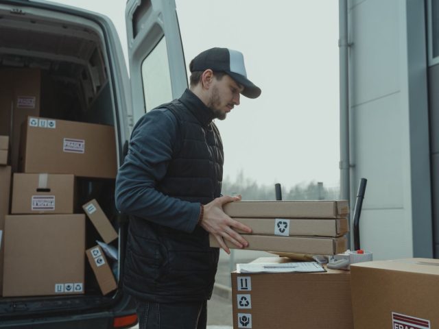 Amazon Shipping vs DPD : comparatif pour e‑commerce B2C