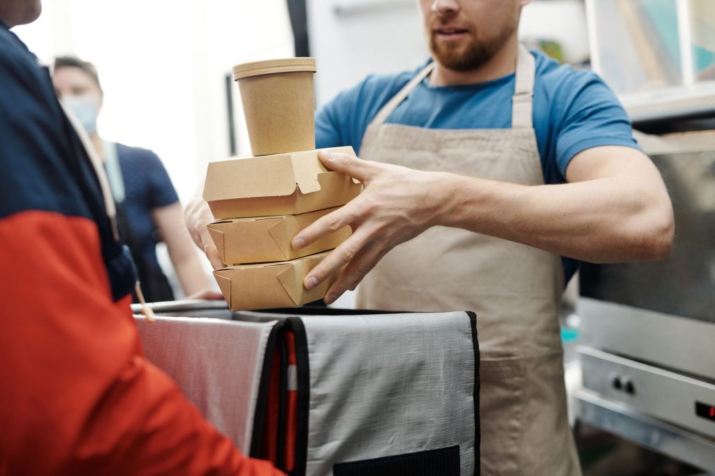 Comment bénéficier du service de livraison de repas à l’aéroport ?