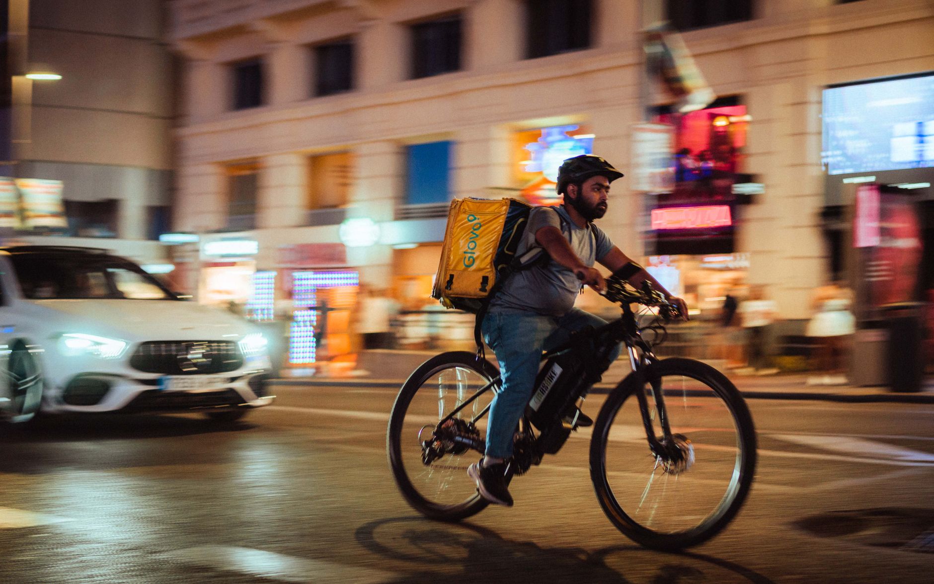 Deliveroo ou Uber Eats : quel service choisir près de chez moi